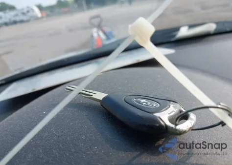 2005 Subaru Outback 2.5I from USA, damaged, VIN 4S4BP61C357375357